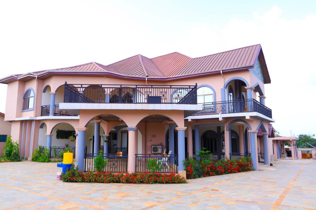 Osaah Bema Lodge Antoa 外观 照片