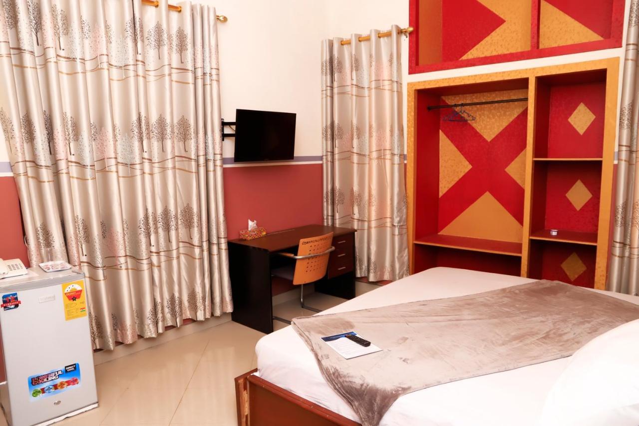 Osaah Bema Lodge Antoa 外观 照片